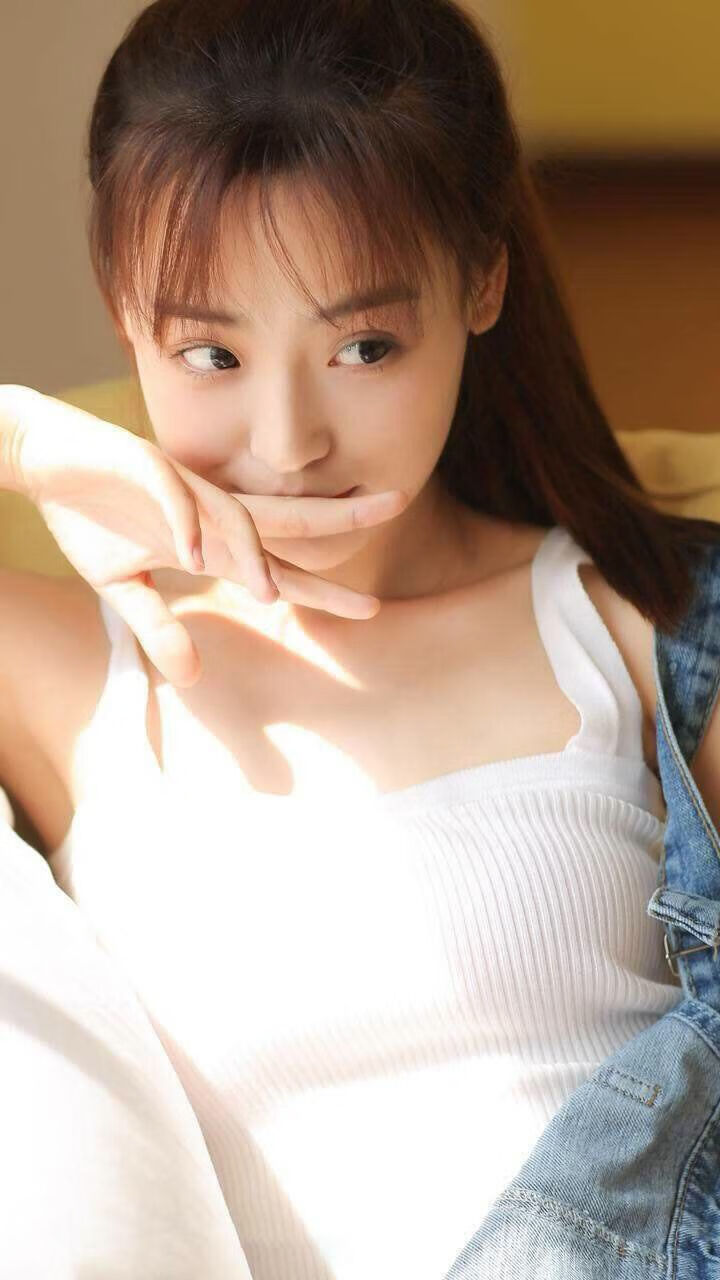 女子接力四人四风格 闪耀泳池,女子接力4乘100米视频游泳