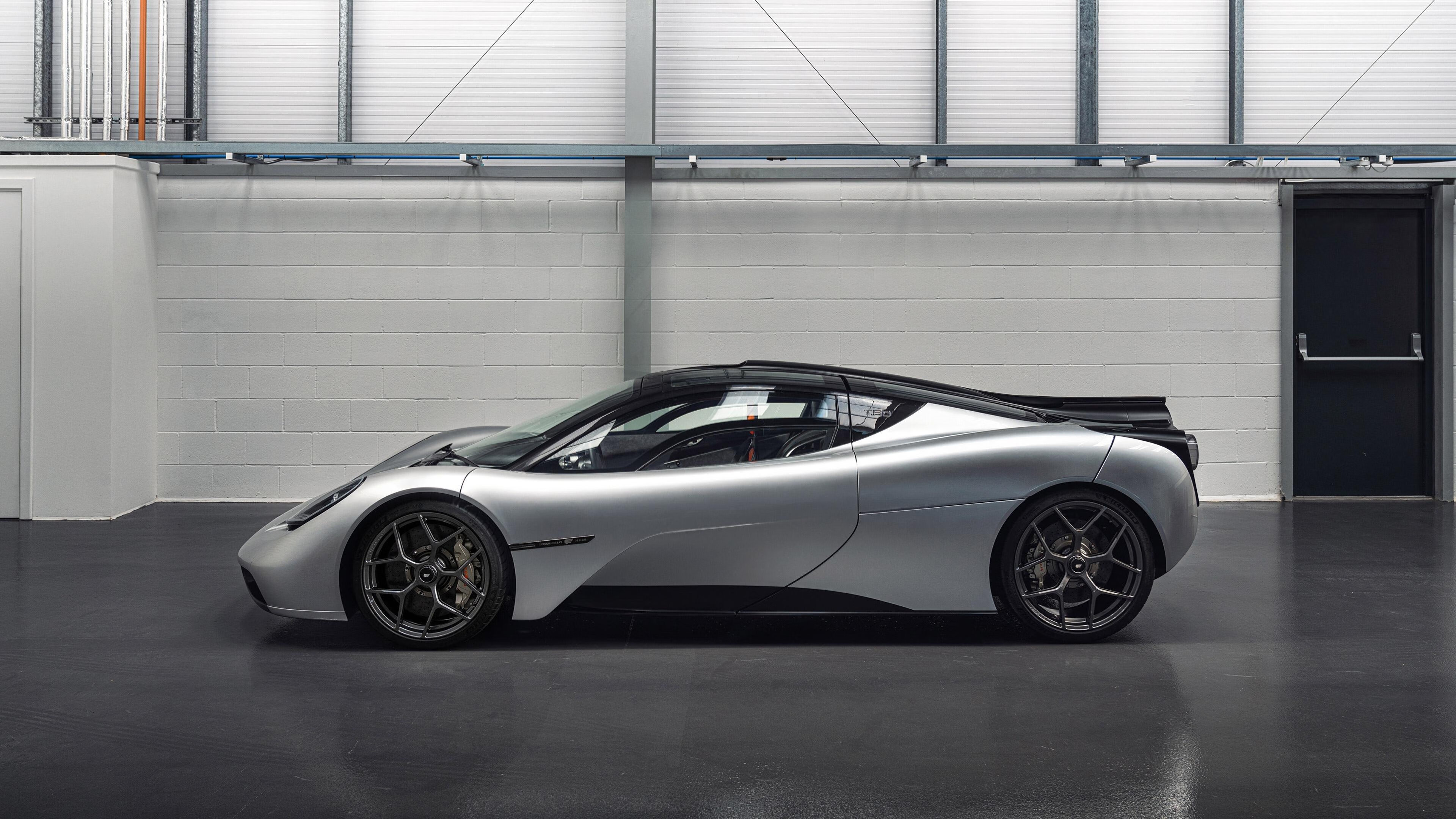 安热中场核心引领节奏变化