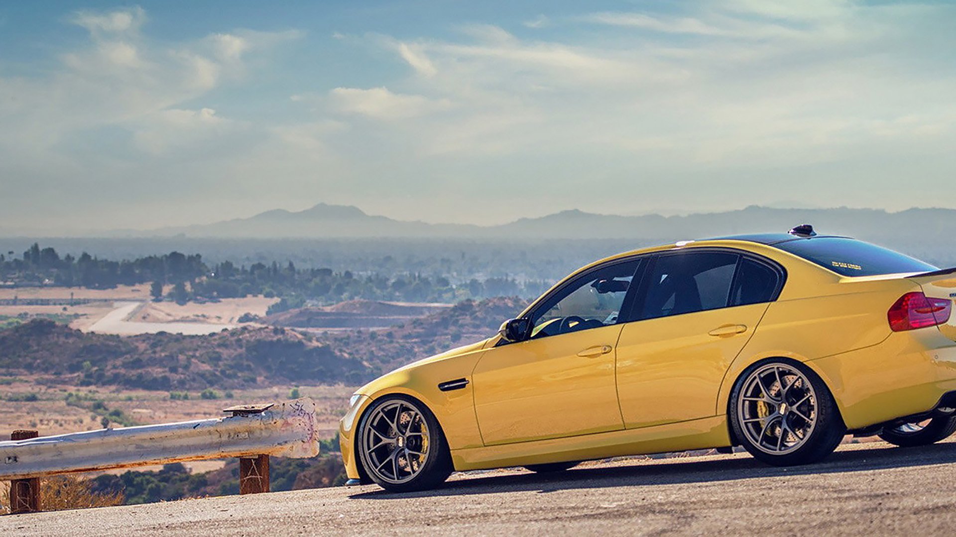 “萨尔·巴赫在南非国家队的首秀：展现非凡潜力”